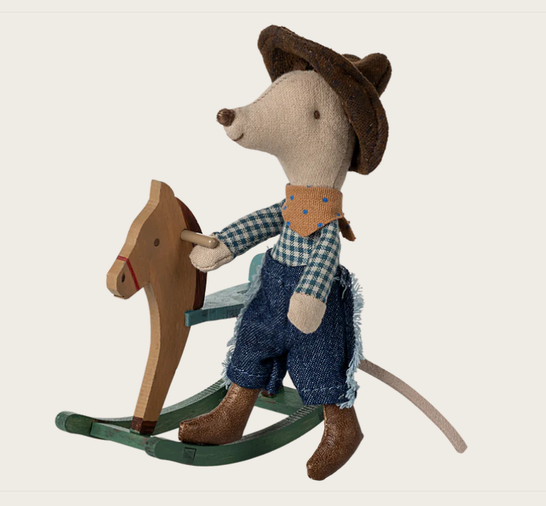 Maileg Cowboy Maus - Bruder Maus auf Schaukelpferd