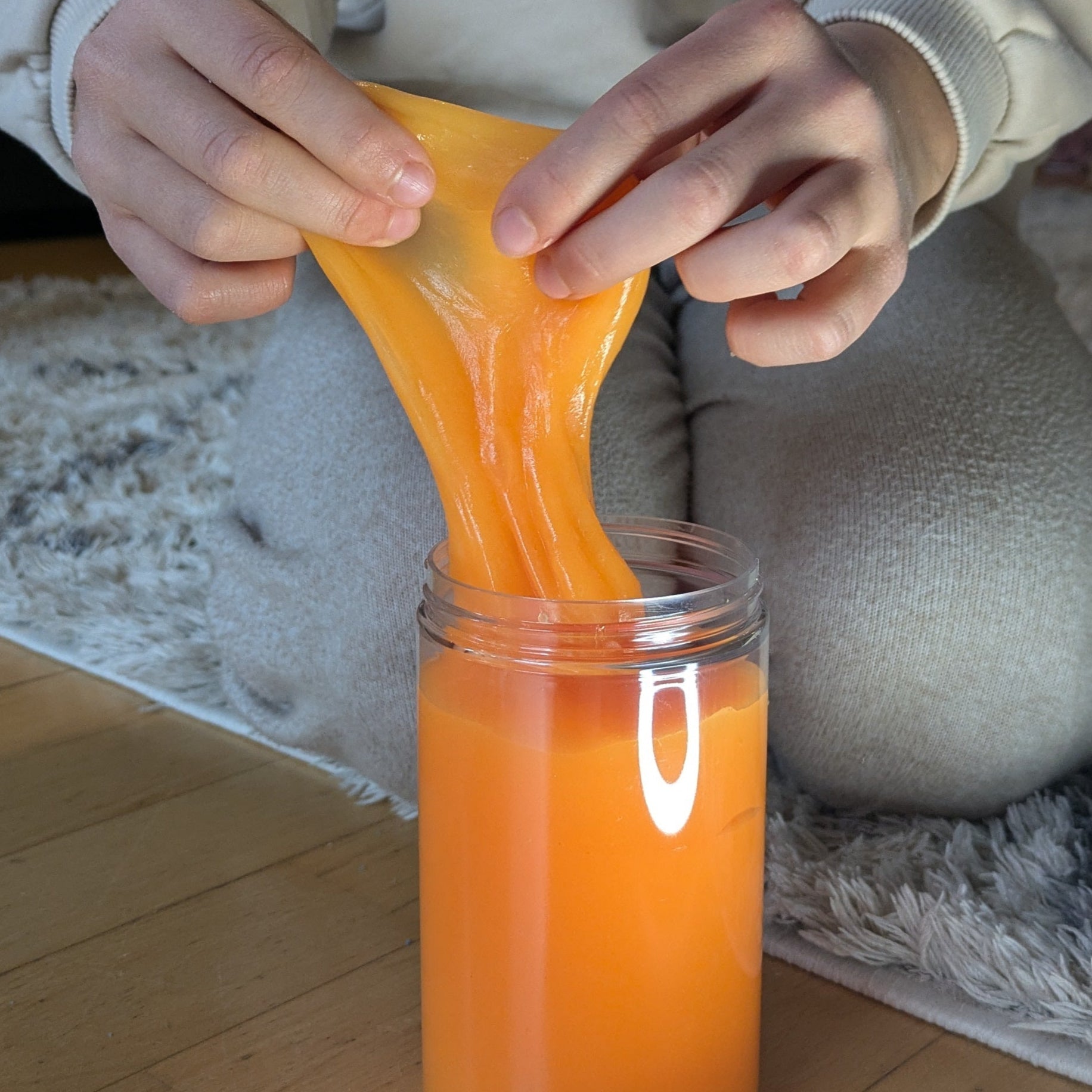 Wackeliger Schleim - leuchtet im Dunkeln - Jiggly Slime