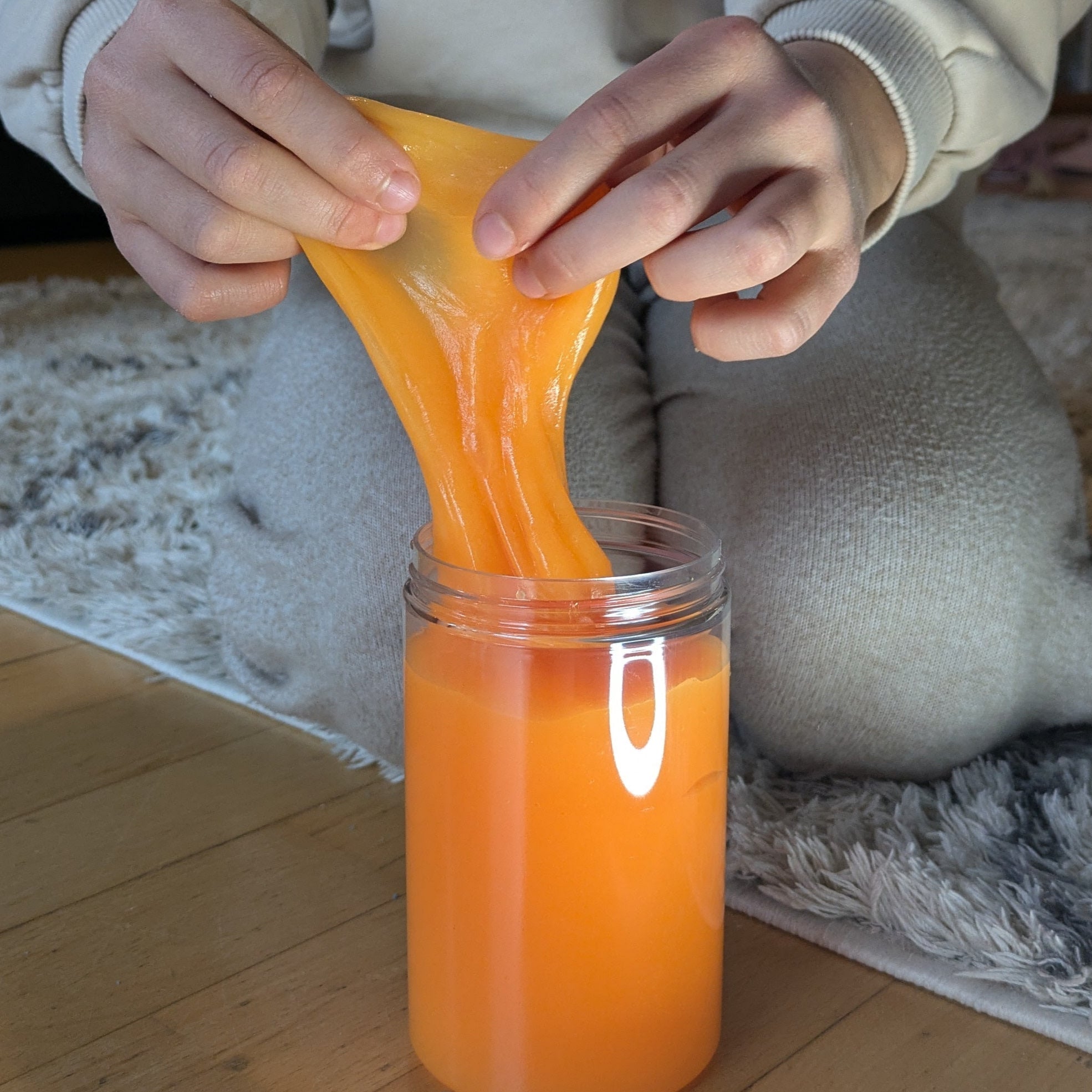 Wackeliger Schleim - leuchtet im Dunkeln - Jiggly Slime
