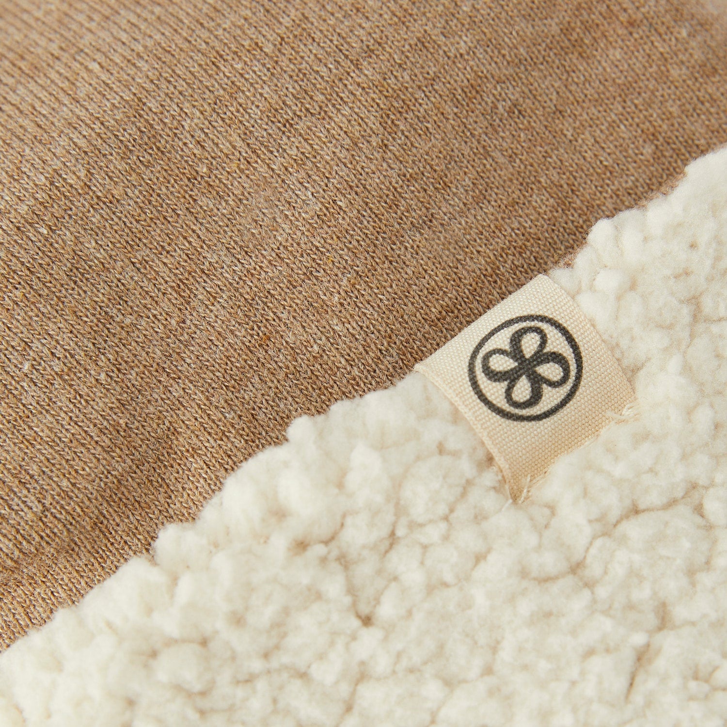 Wendbare kuschelige Teddy Mütze für Babys