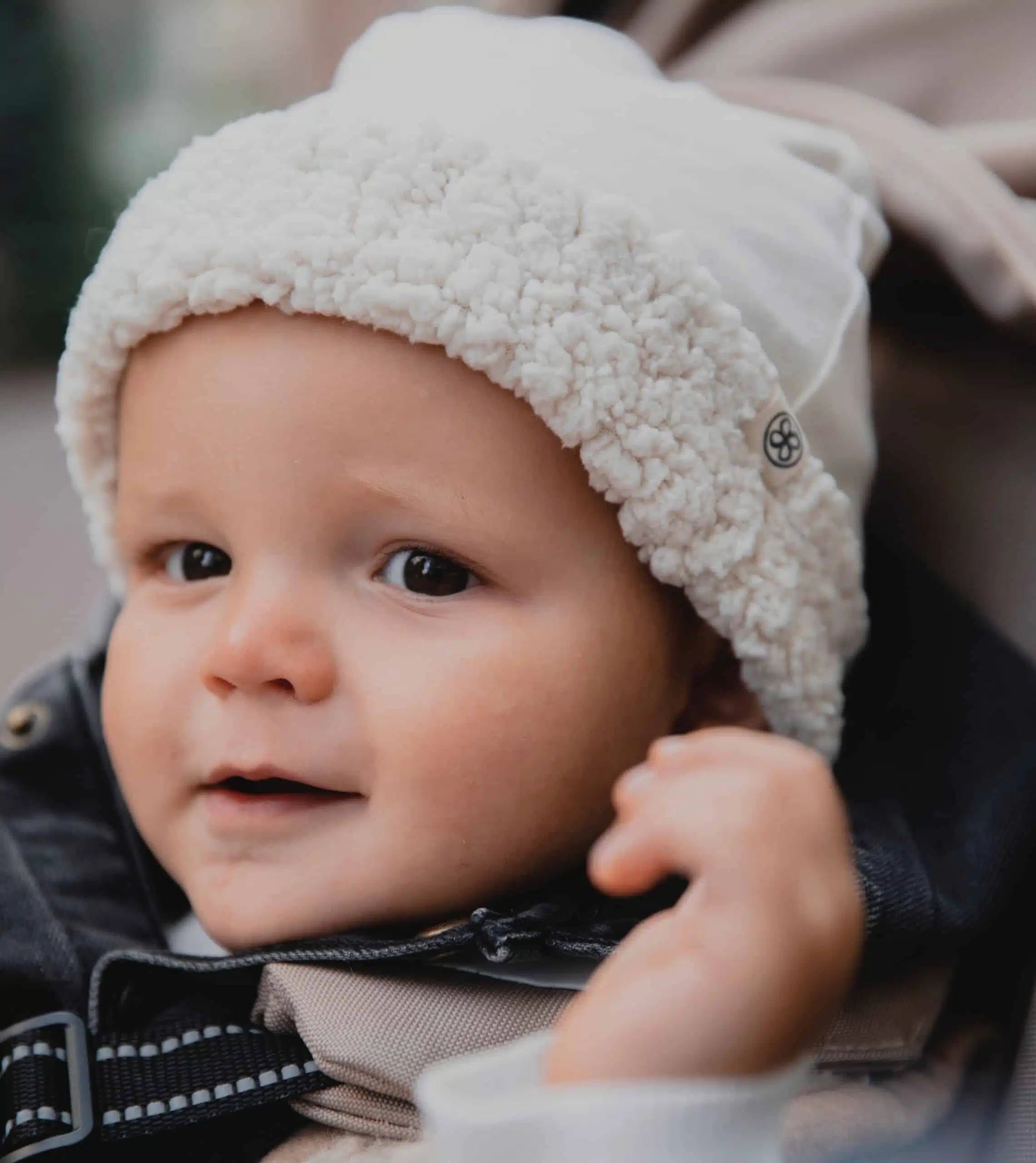 Wendbare kuschelige Teddy Mütze für Babys